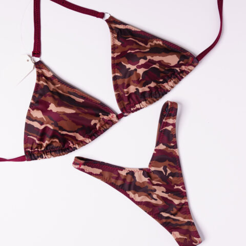 COMPETITION POSING SUIT