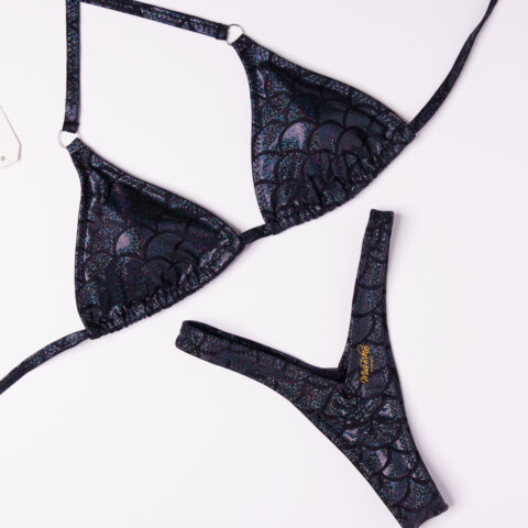 COMPETITION POSING SUIT