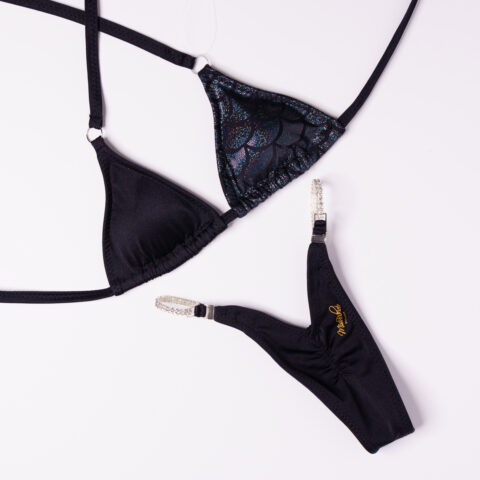 COMPETITION POSING SUIT