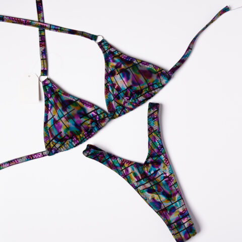 COMPETITION POSING SUIT