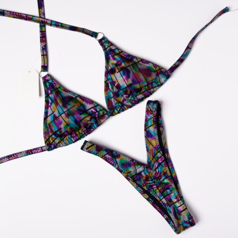 COMPETITION POSING SUIT